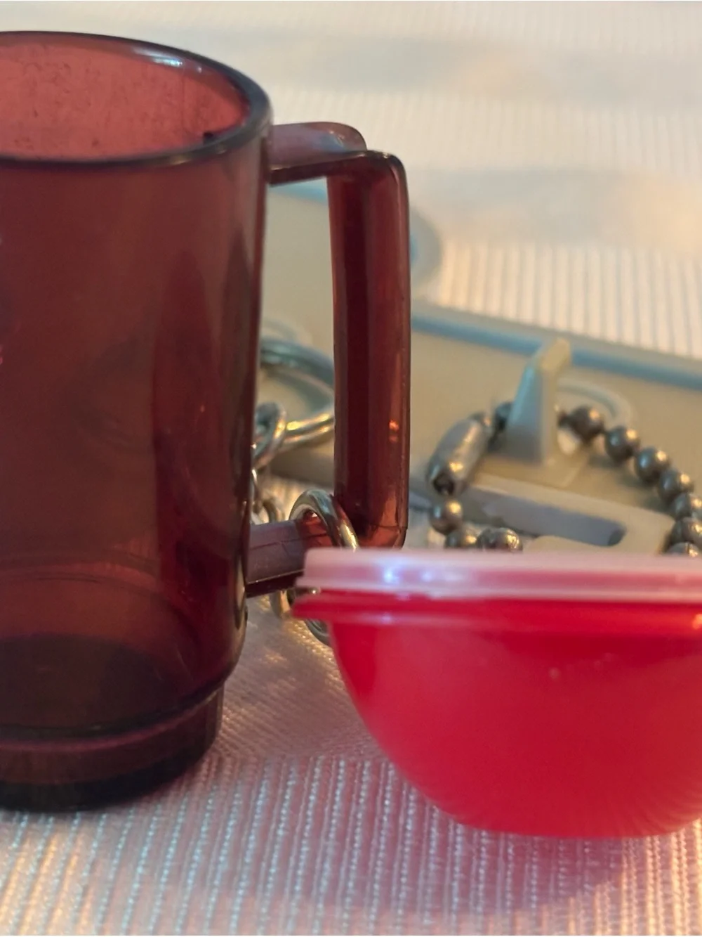 Tupperware Mini Tiny Treasures keychains qty 4 & rack mini bowl heat n serv lids